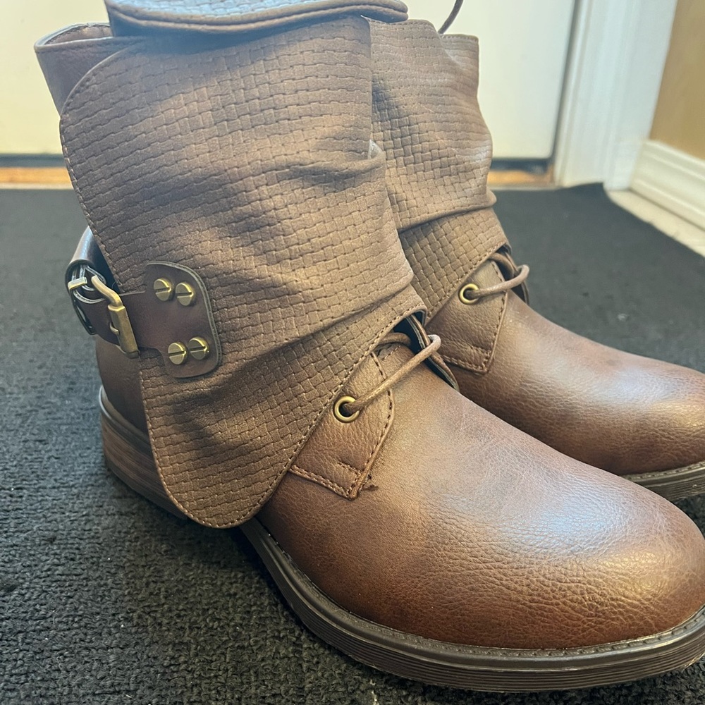 Global Win Brown Ankle Boots